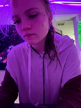 LaraCharm – webcam model profile photo Image 9