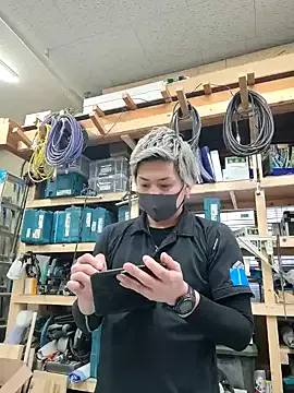 MiraKova – webcam model profile photo Image 4