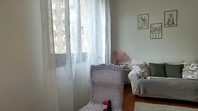 LilaSolace – webcam model profile photo Image 14