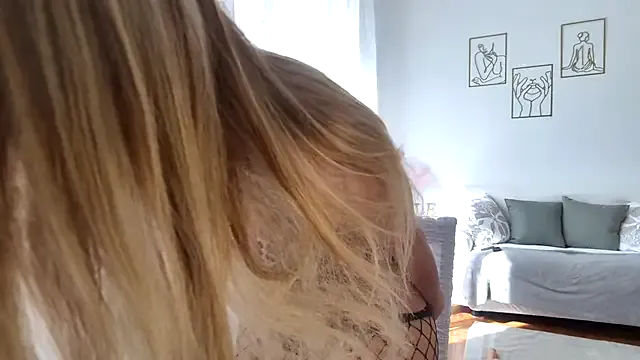 LilaSolace – webcam model profile photo Image 16