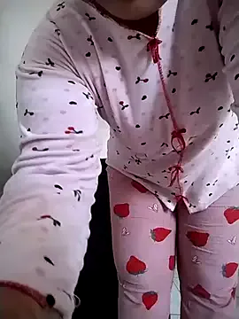 SarithaBroun – webcam model profile photo Image 18