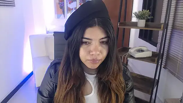 EwaBrown – webcam model profile photo Image 3