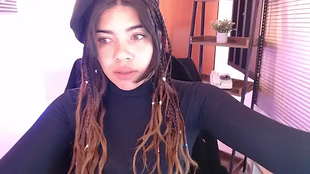 EwaBrown – webcam model profile photo Image 9