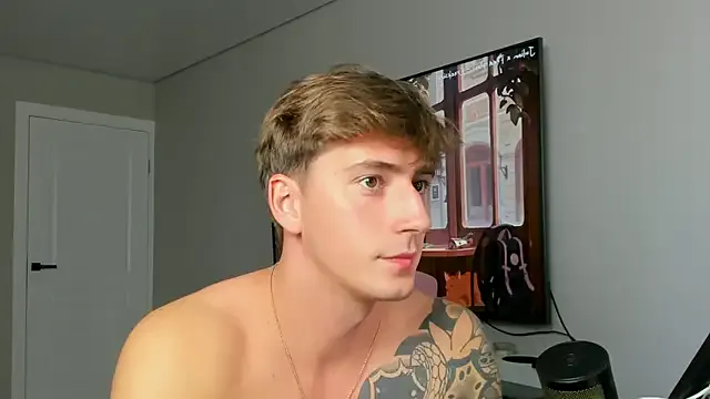 AdeleWood – webcam model profile photo Image 16