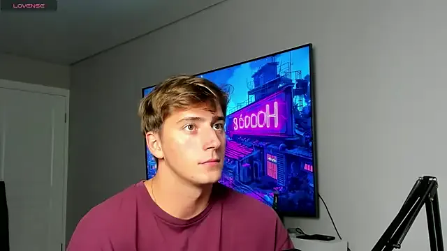 AdeleWood – webcam model profile photo Image 19