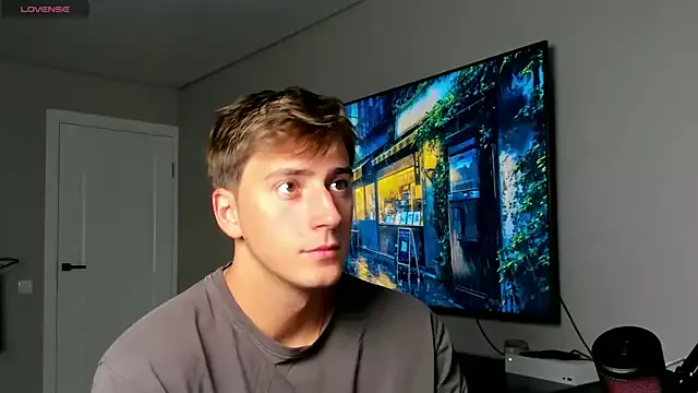 AdeleWood – webcam model profile photo Image 3