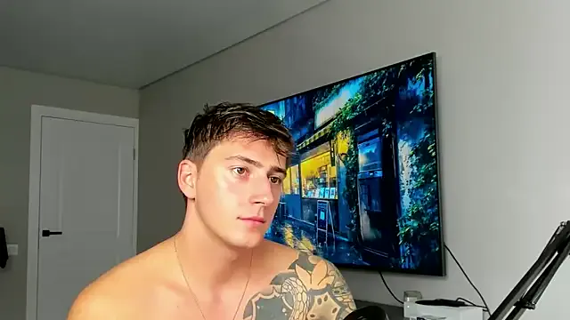 AdeleWood – webcam model profile photo Image 4