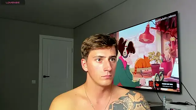 AdeleWood – webcam model profile photo Image 6