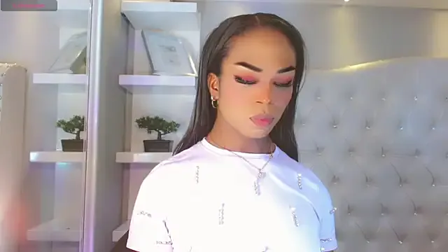 MollyBoston – webcam model profile photo Image 5