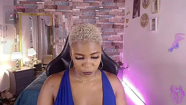 xDinnax – webcam model profile photo Image 12