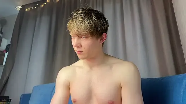 AlisonColemans – webcam model profile photo Image 3