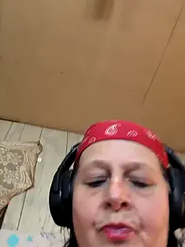 Dolce – webcam model profile photo Image 10