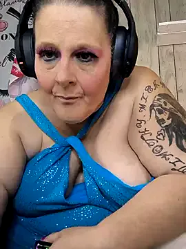 Dolce – webcam model profile photo Image 3