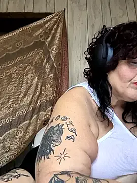 Dolce – webcam model profile photo Image 5