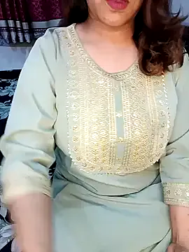 KateGale – webcam model profile photo Image 12