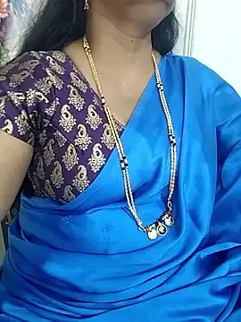 Bella-999 – webcam model profile photo Image 3