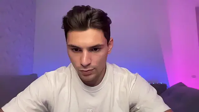 KateGale – webcam model profile photo Image 4