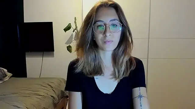 CarmelaAnthony – webcam model profile photo Image 16