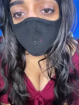 MiraKova – webcam model profile photo Image 5