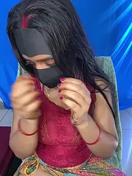 MiraKova – webcam model profile photo Image 6