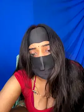 MiraKova – webcam model profile photo Image 8