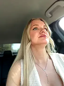 AndreaKalo – webcam model profile photo Image 14