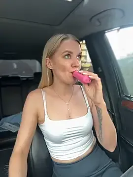 AndreaKalo – webcam model profile photo Image 6