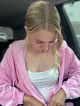 AndreaKalo – webcam model profile photo Image 9