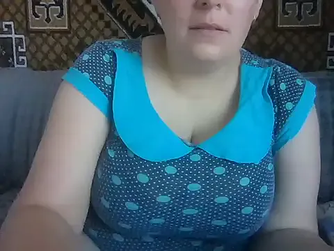 DollyTall – webcam model profile photo Image 10