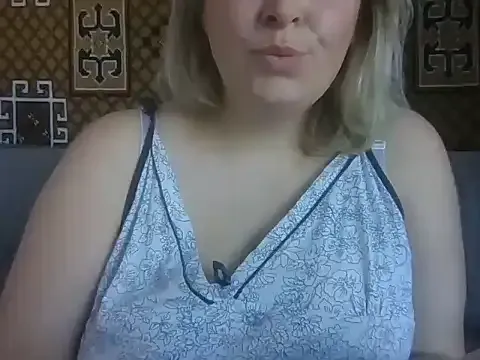 DollyTall – webcam model profile photo Image 17