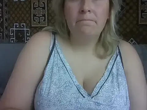 DollyTall – webcam model profile photo Image 18