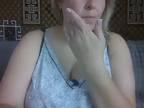 DollyTall – webcam model profile photo Image 19