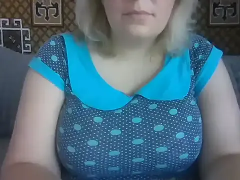 DollyTall – webcam model profile photo Image 4