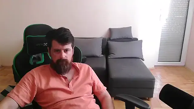 LaureMestler – webcam model profile photo Image 11