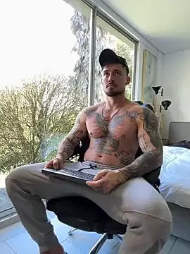 Sarawhitee – webcam model profile photo Image 5