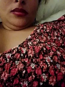 hot_wife_35 – webcam model profile photo Image 4