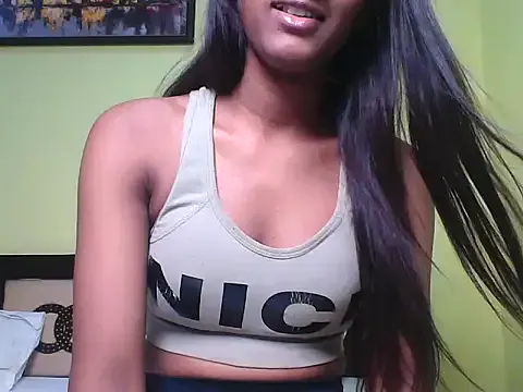 Ellidi – webcam model profile photo Image 7