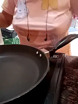 mc-Olivia – webcam model profile photo Image 18