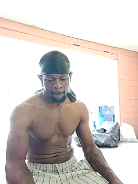 Dolce – webcam model profile photo Image 3