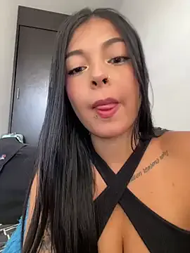 _Alicee_1 – webcam model profile photo Image 10