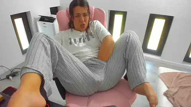 Milana555550 – webcam model profile photo Image 4