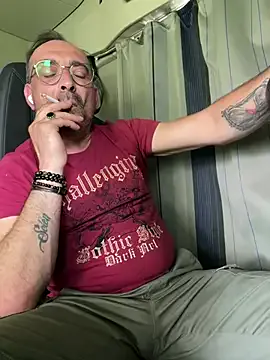 Dolce – webcam model profile photo Image 2