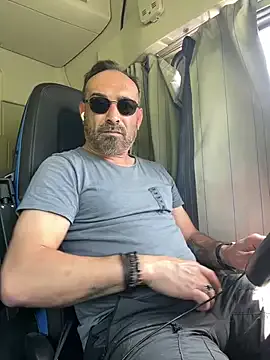 Dolce – webcam model profile photo Image 3