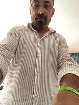 Dolce – webcam model profile photo Image 9