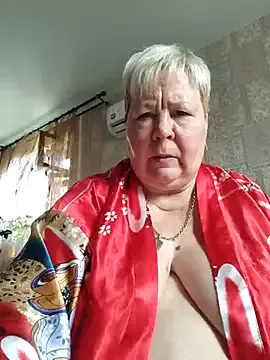 Carine – webcam model profile photo Image 13