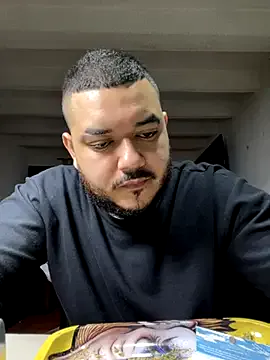 AdeleWood – webcam model profile photo Image 12