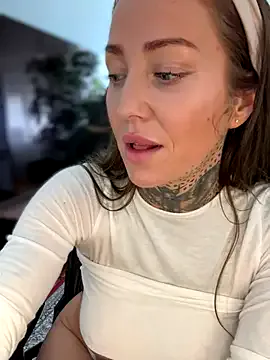 3hotandyoung3 – webcam model profile photo Image 4