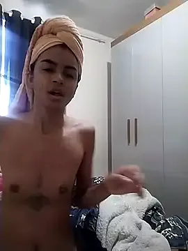 MiraKova – webcam model profile photo Image 14