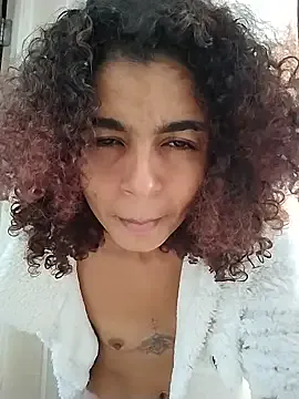 MiraKova – webcam model profile photo Image 4