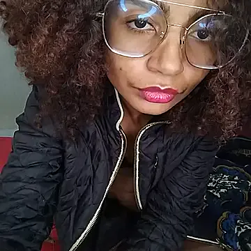 MiraKova – webcam model profile photo Image 6